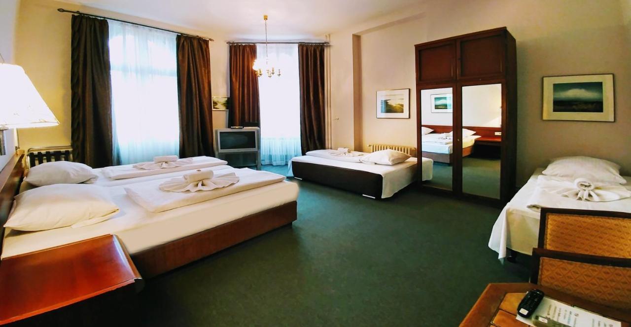 Hotel Xantener Eck 2*