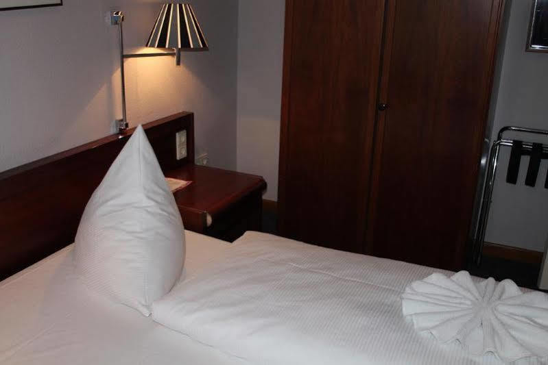 Hotel Xantener Eck 2*