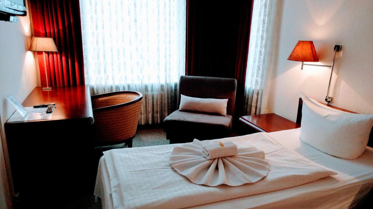 Hotel Xantener Eck 2*